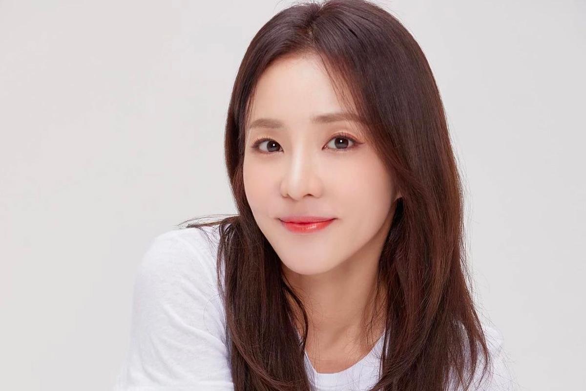 baby face kpop idol, 2ne1 sandara park