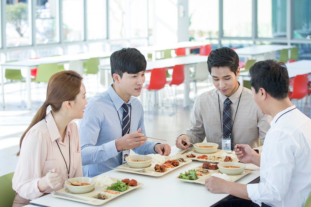 韓国の新造語、流行語 'チョンメチュ / チョメチュ（점메추 / 저메추）'のイメージ。昼食、夕食メニューの推薦を求める表現。