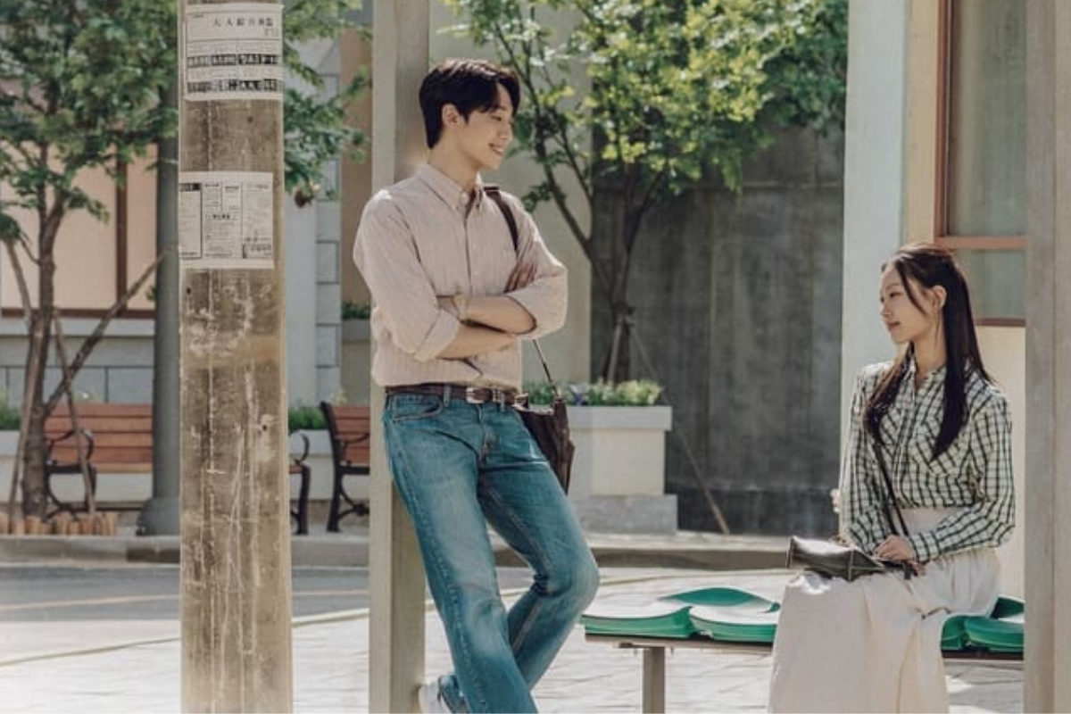 Youth of May 1980 fashion Go Min-si and Lee Do-hyun