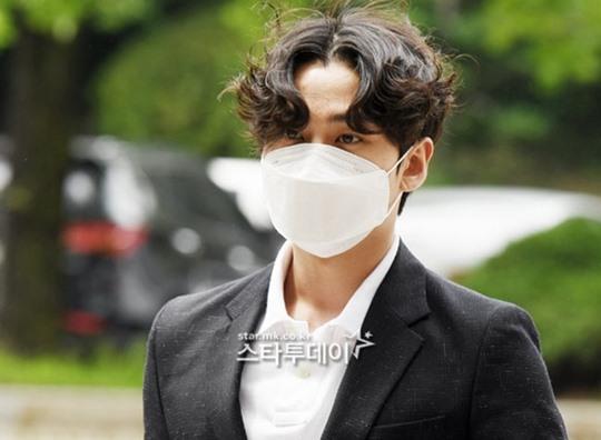 チョン·イルフン、毎日経済、記者会見の日でのカメラショット