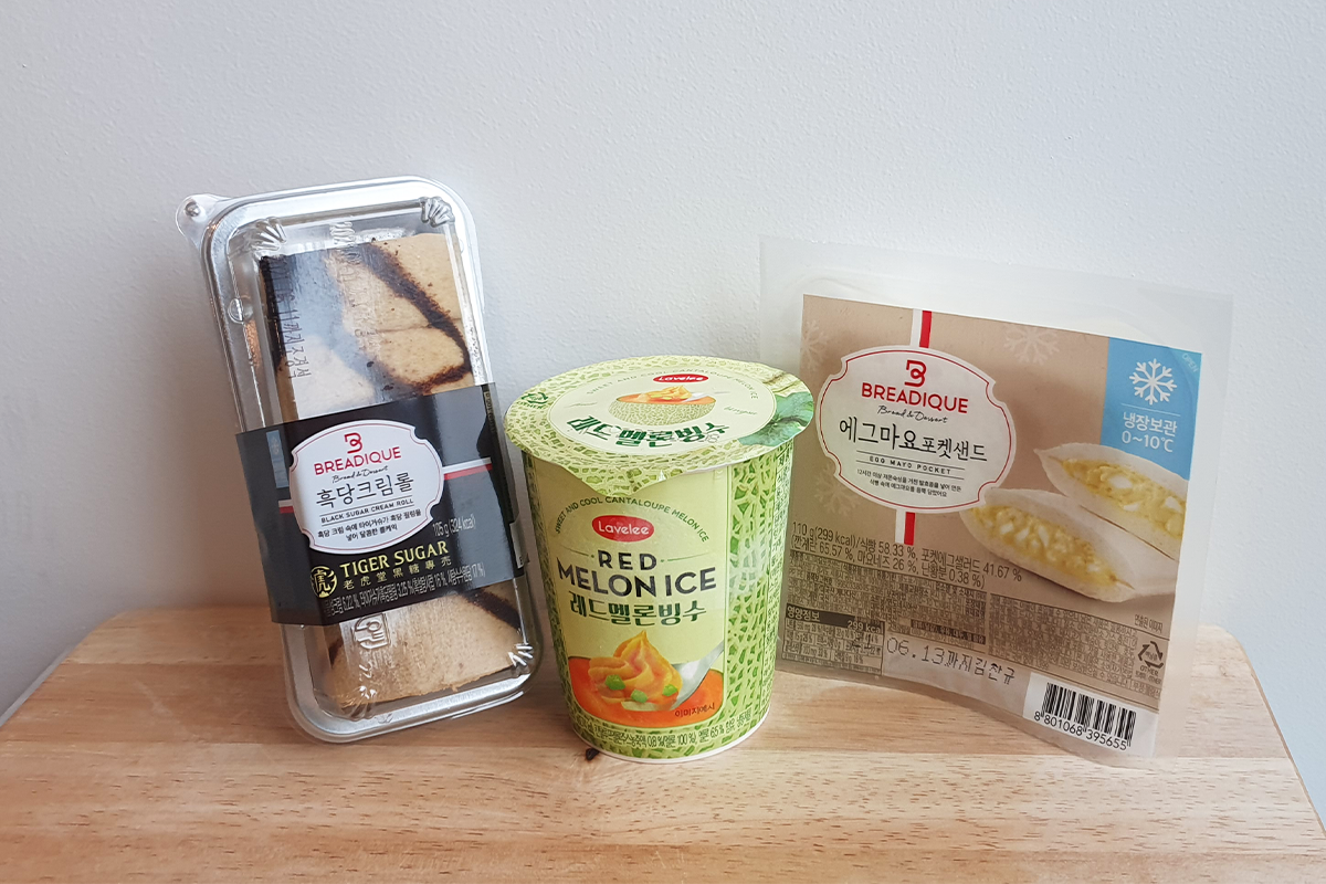 GS25 new releases for June on a wooden tray