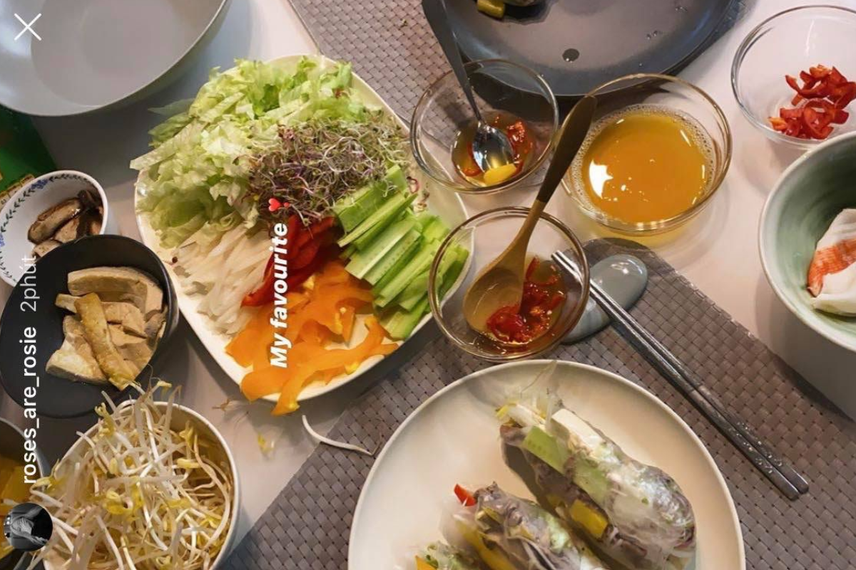 Rosé (Backpink) khoa phở cuốn Việt Nam là món ăn yêu thích trên Instagram - sao Hàn mê đồ Việt