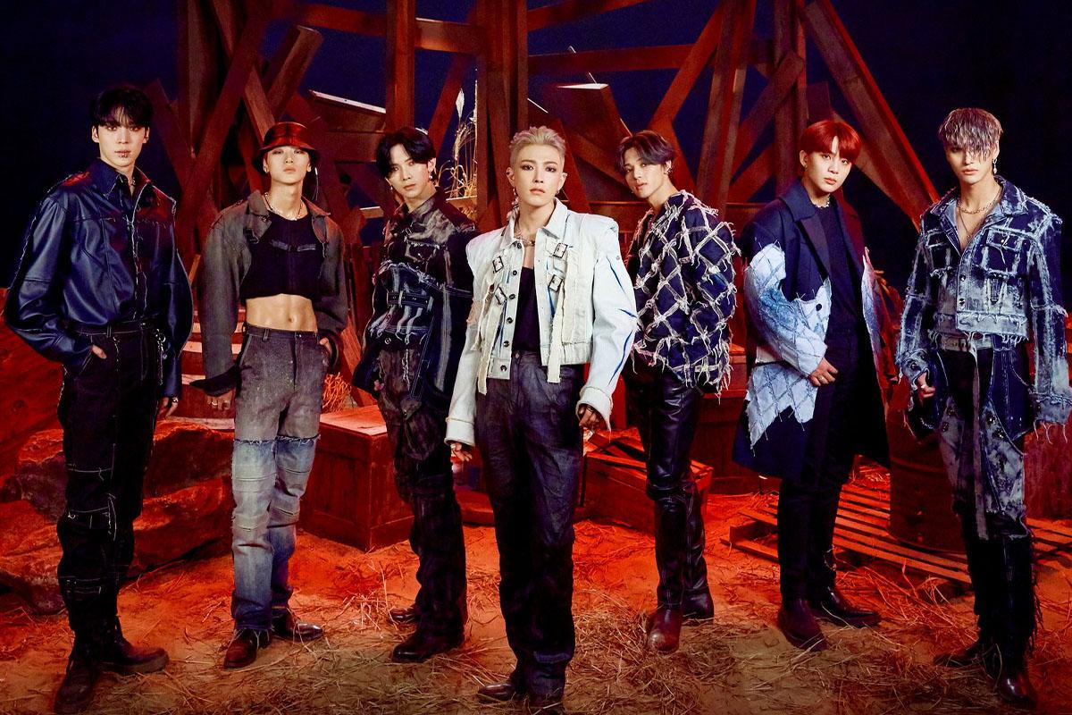 สมาชิกวง ATEEZ ในเพลง 'Fireworks (I'm The One)'