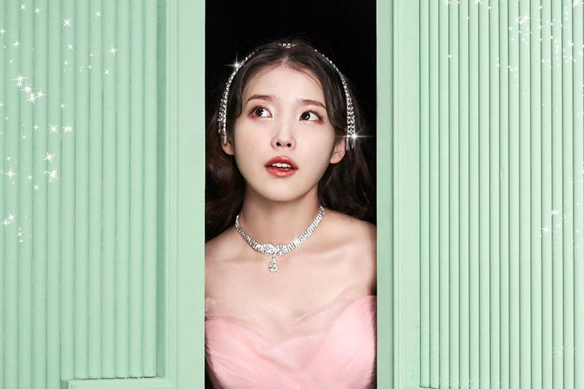 ไอยูในมิวสิควิดีโอเพลง 'Celebrity' ที่สร้างแรงบันดาลใจและความมั่นใจ