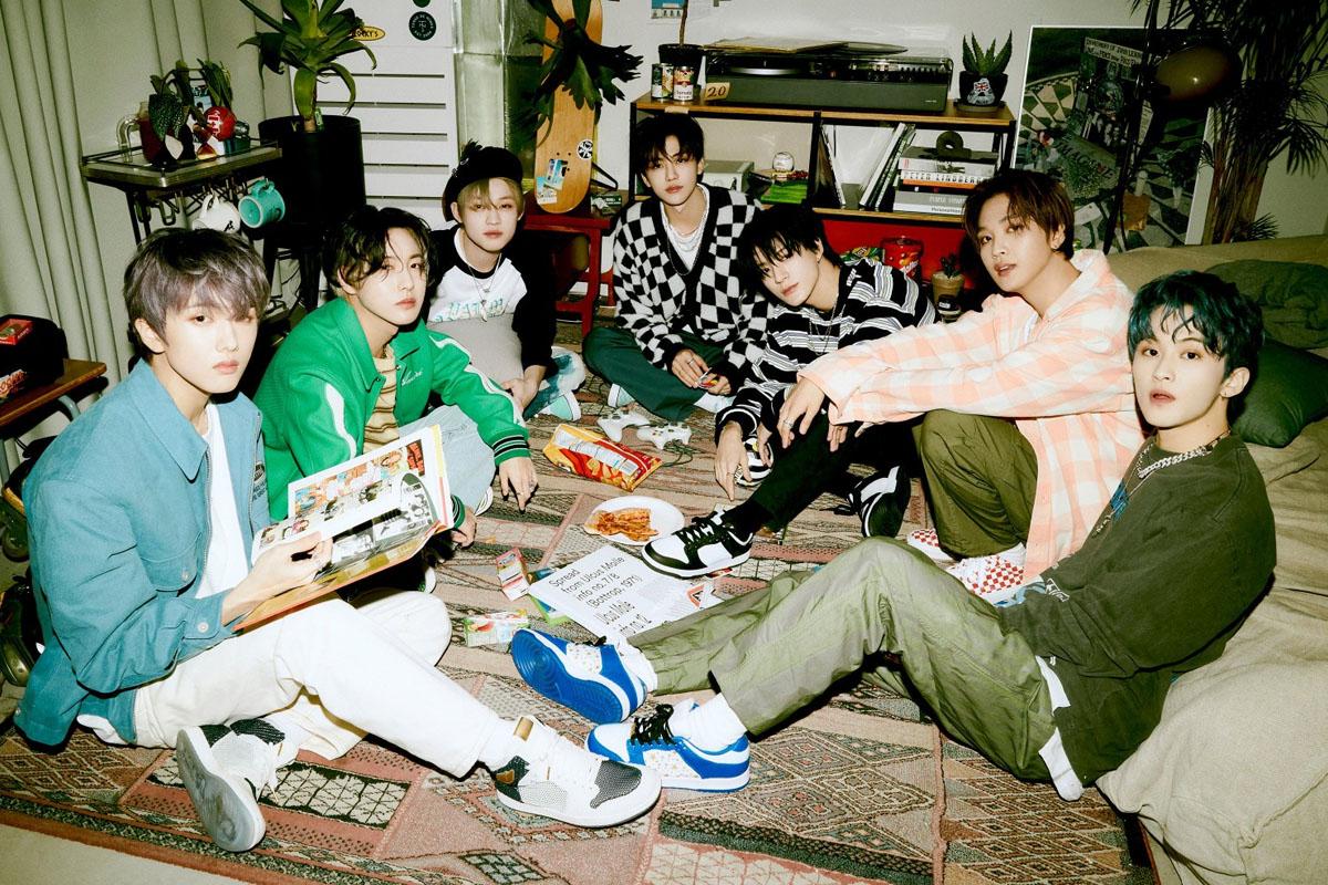 สมาชิกวง NCT Dream ในมิวสิควิดีโอเพลง 'Hot Sauce'