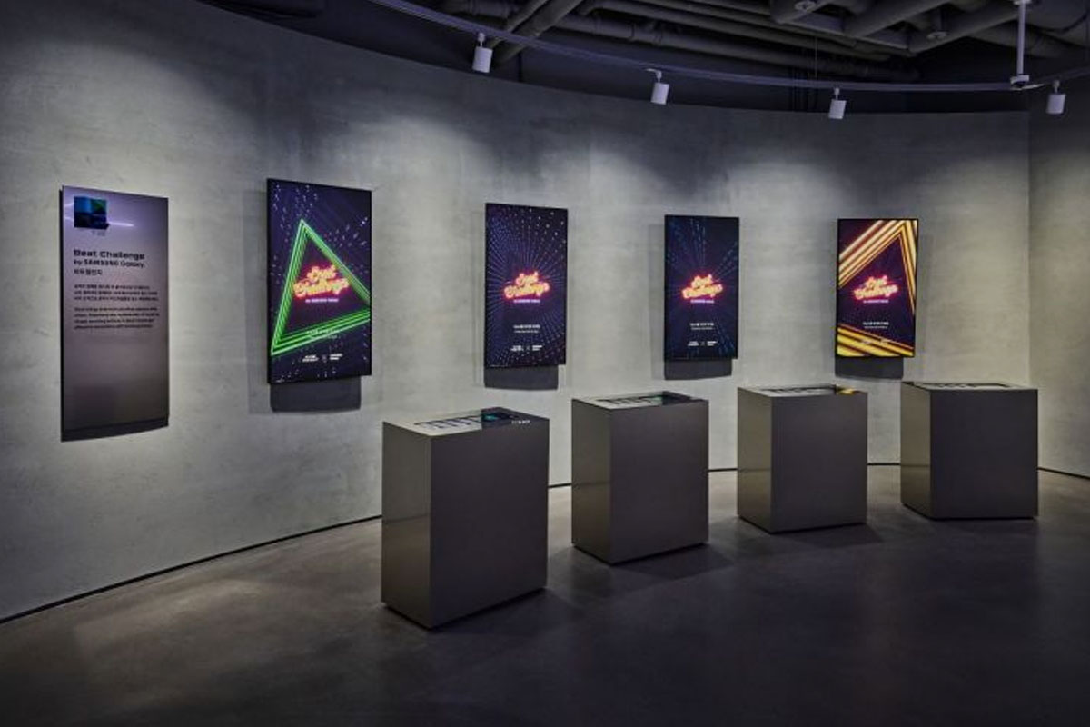 Exhibition of museum that features interactive screens