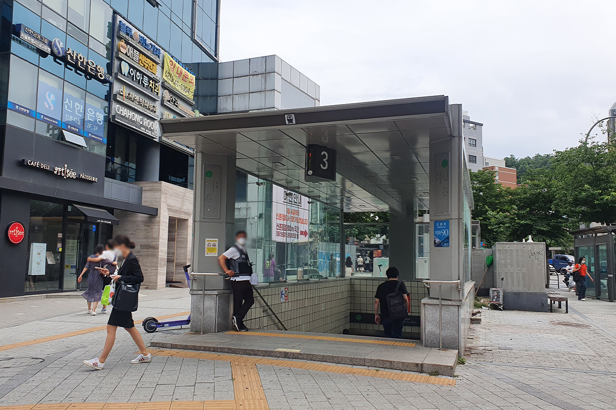 韓国、韓国カフェ、おしゃれカフェ、韓国グルメ、韓国旅行、デザート、韓国観光、新村、シンチョン、ソウル