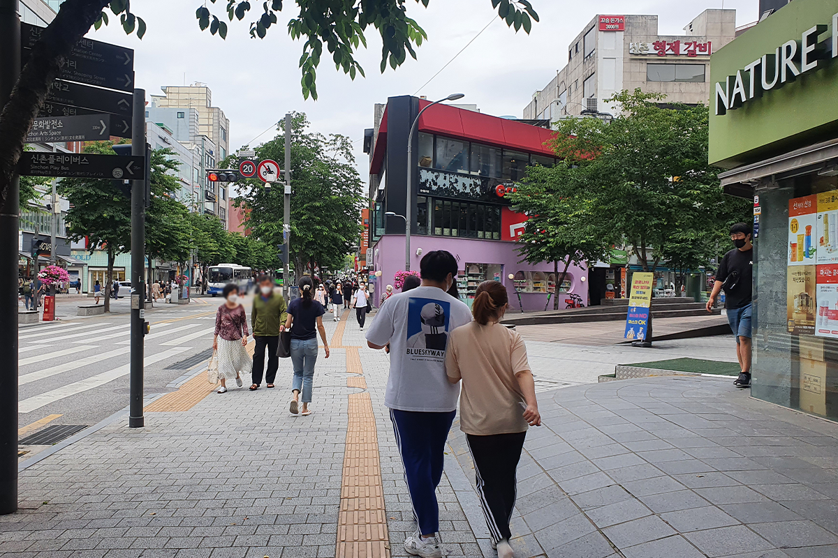 韓国、韓国カフェ、おしゃれカフェ、韓国グルメ、韓国旅行、デザート、韓国観光、新村、シンチョン、ソウル