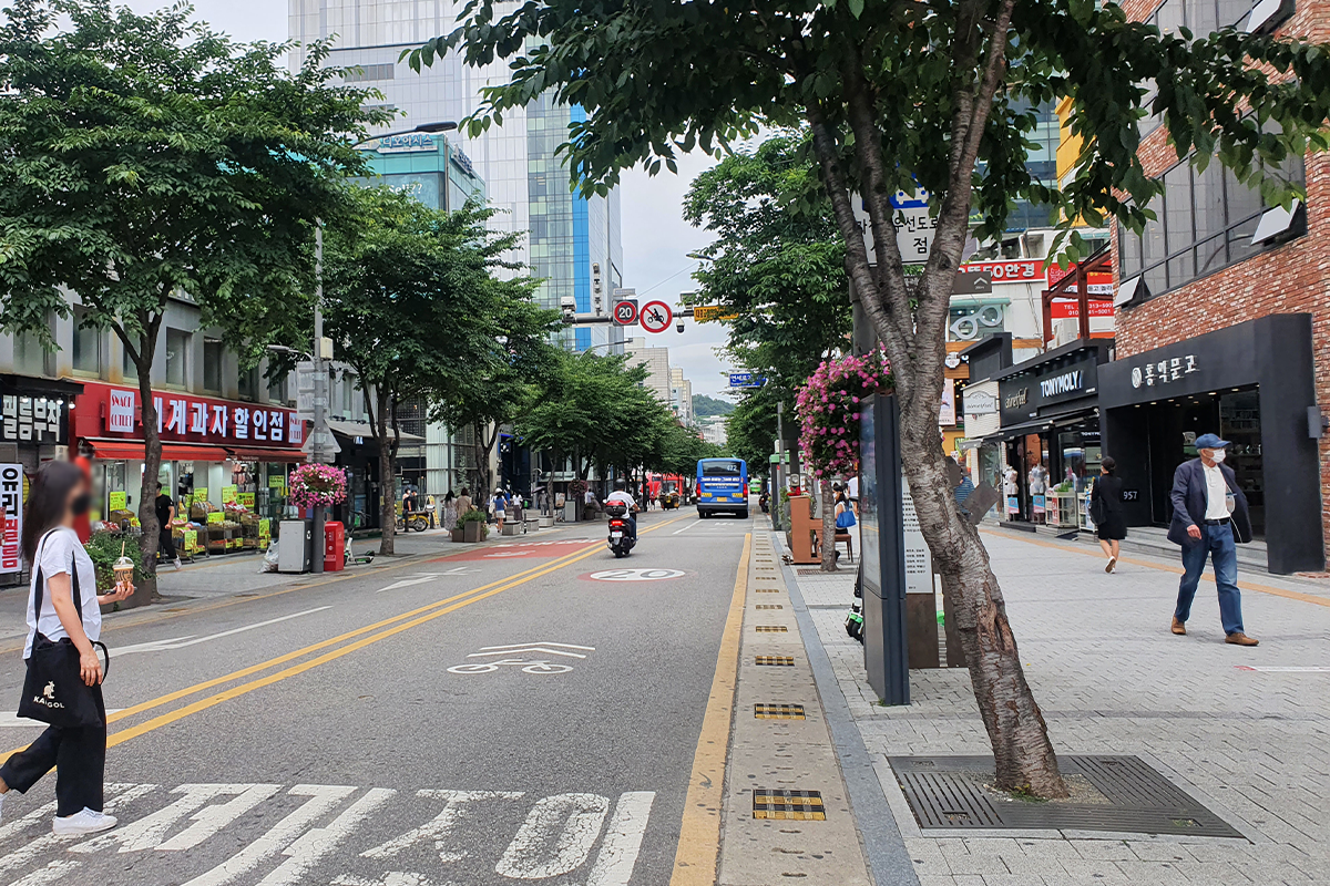 韓国、韓国カフェ、おしゃれカフェ、韓国グルメ、韓国旅行、デザート、韓国観光、新村、シンチョン、ソウル