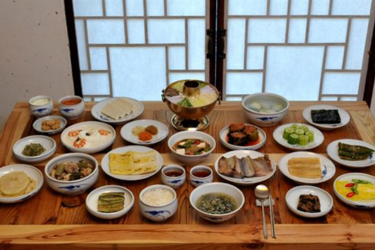cách bày trí bàn ăn truyền thống của Hàn Quốc