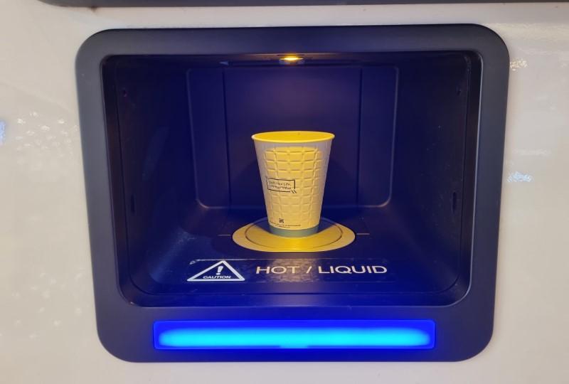 กาแฟชงโดยหุ่นยนต์