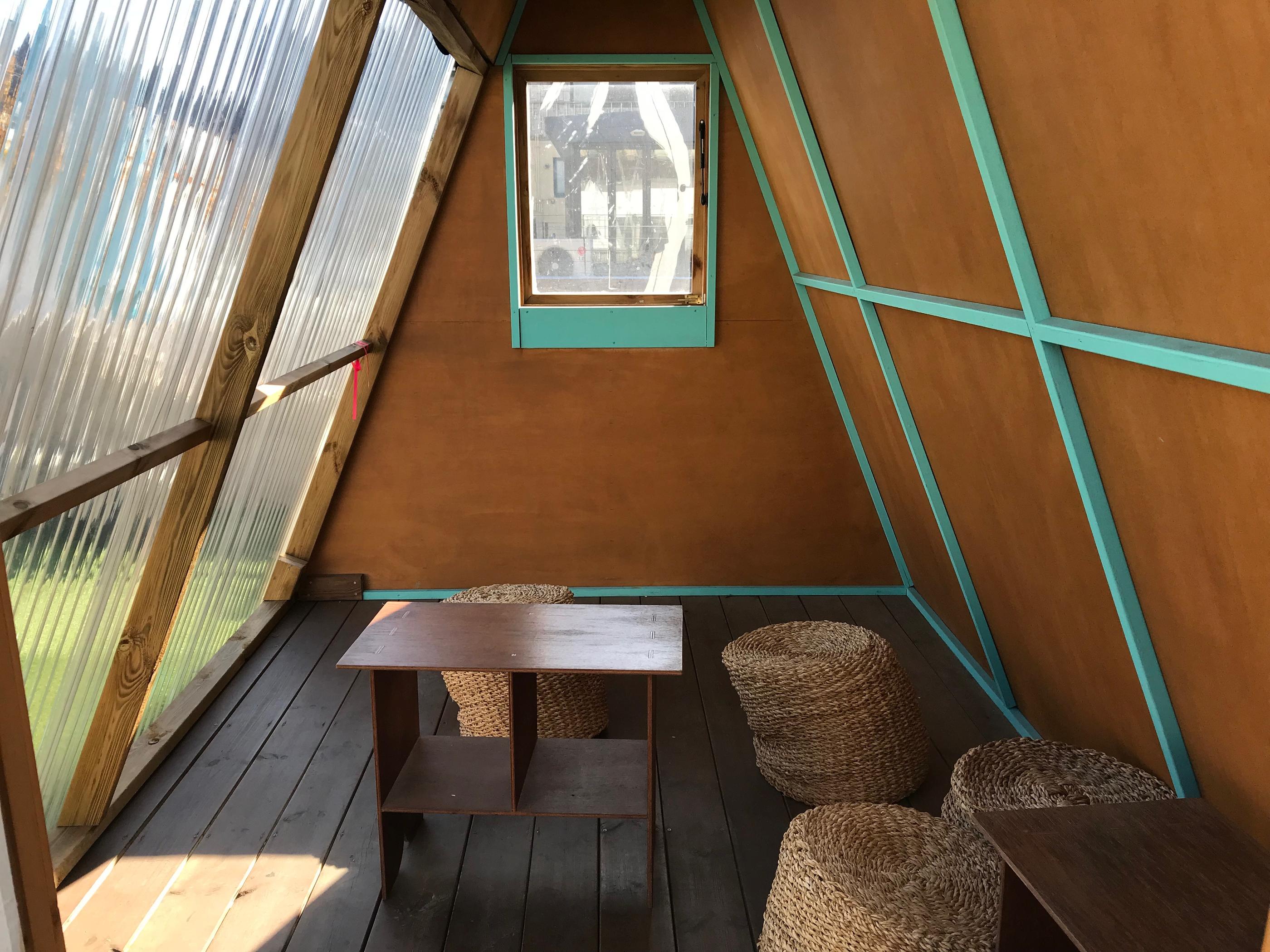 Cafe Skön rooftop interior wooden desk