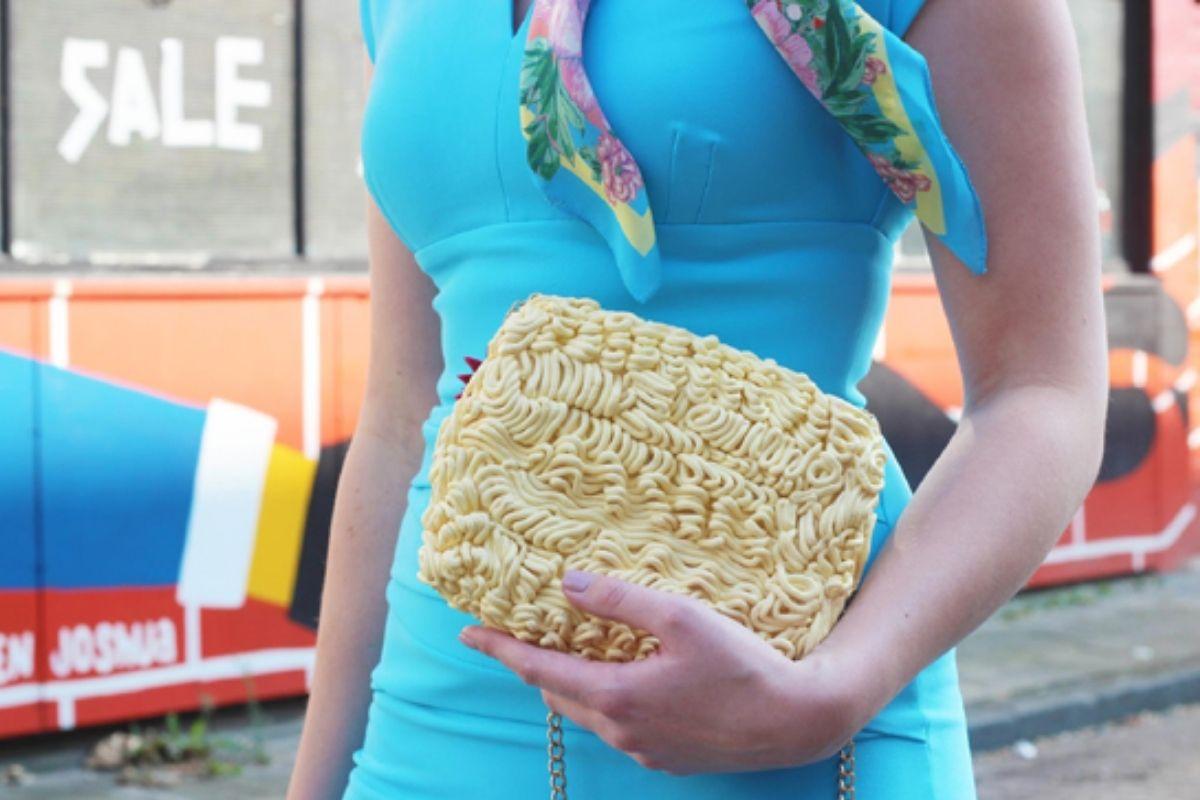 กระเป๋าทรงรามยอน (라면 가방)