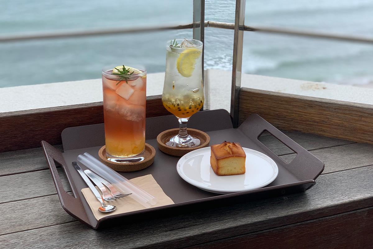 釜山CUP&CUP咖啡廳桑拿風格的木製座位，適合休閒放鬆