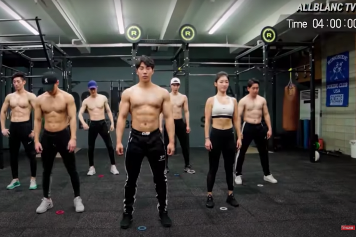 韓國運動頻道「Allbanc TV」的團體鍛煉視頻,展示健美的型男型女。