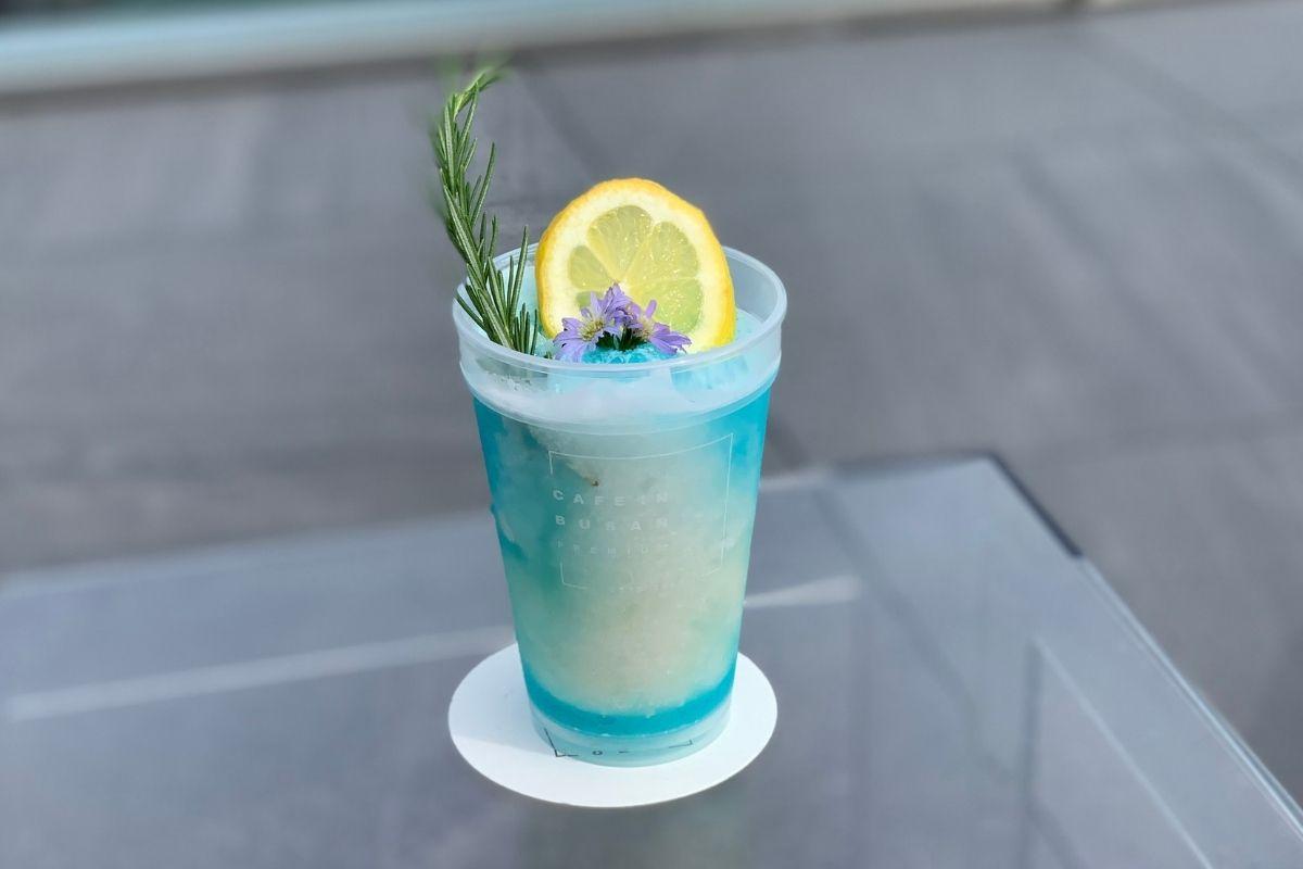 Cafe In Busan Sky Ocean Shake on the glass table