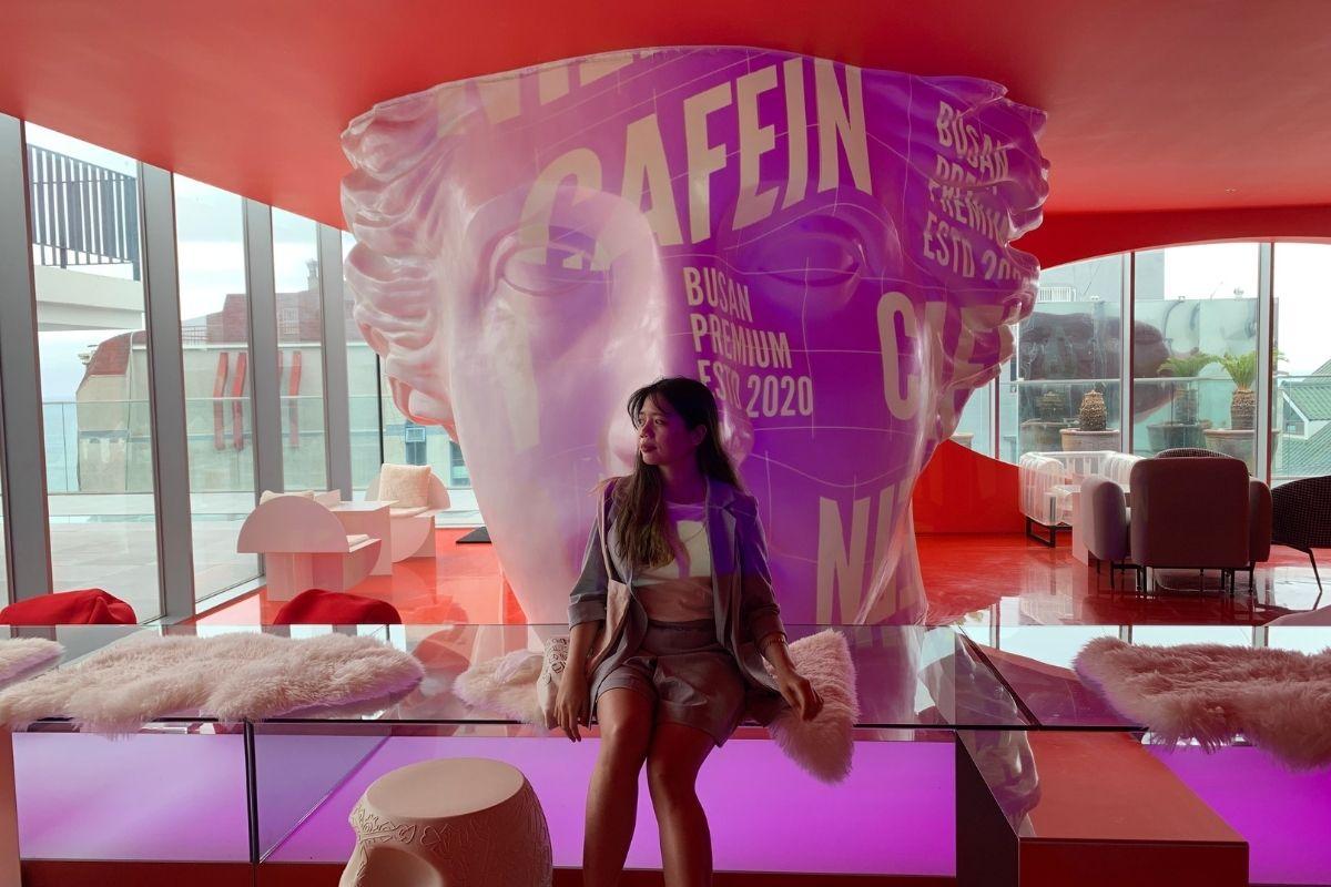 Бусан дахь кафе: Энэ зун Haeundae дахь хамгийн загварлаг урлагийн кафед зочлоорой