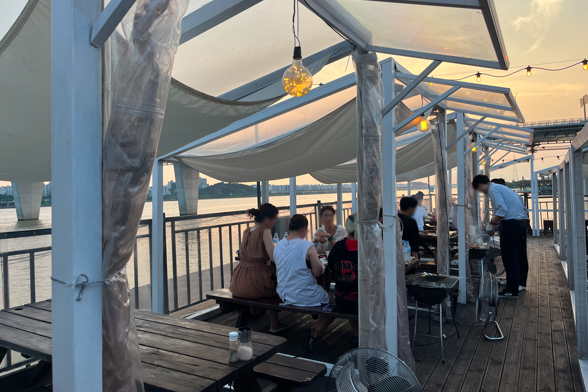 韓国、韓国旅行、韓国観光、ソウル、ソウル旅行、韓国グルメ、ソウルグルメ、Waikiki Market、ワイキキマーケット、バーベキュー、韓国焼肉、水上レジャー、スピードボート体験、韓牛、漢江、ハンガン