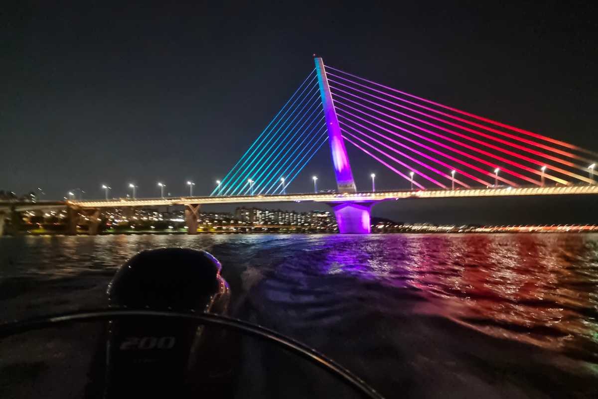 韓国、韓国旅行、韓国観光、ソウル、ソウル旅行、韓国グルメ、ソウルグルメ、Waikiki Market、ワイキキマーケット、バーベキュー、韓国焼肉、水上レジャー、スピードボート体験、韓牛、漢江、ハンガン