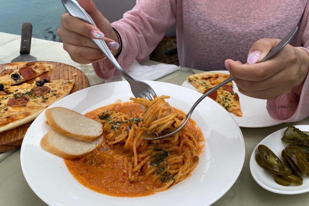 ăn rose pasta ở Miposeawa (미포씨와), Busan 