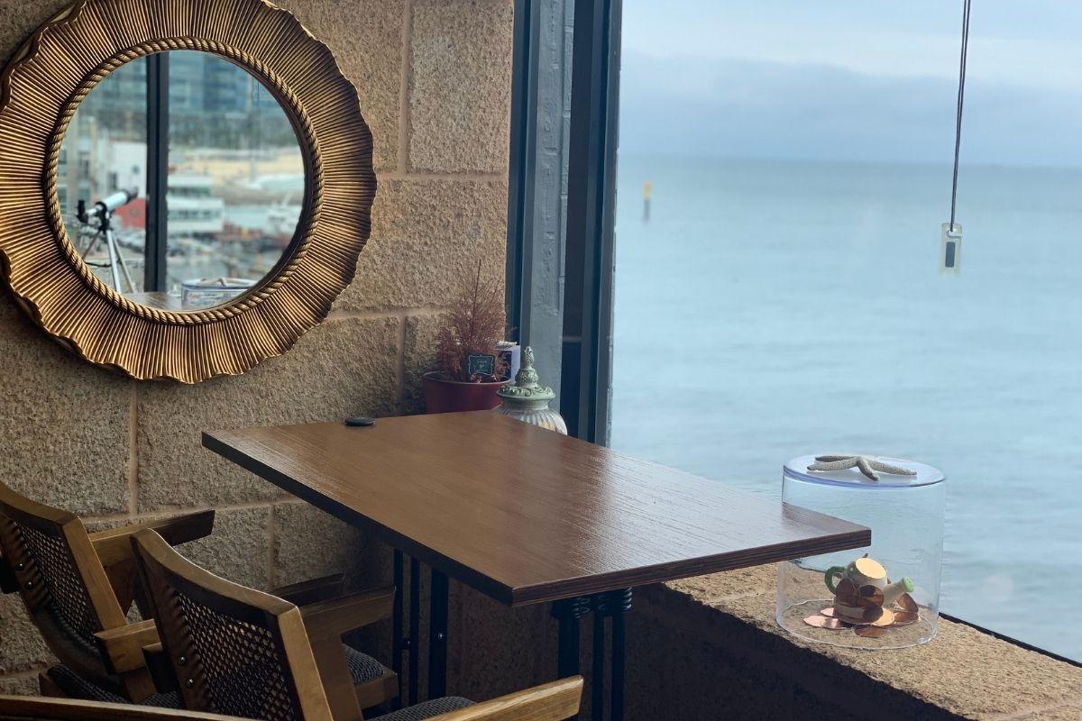 Restaurante Miposeawa en Haeundae Busan Korea, interior, vista al mar