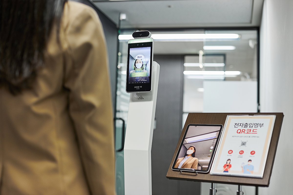 Korea COVID-19 rules entry list temperature check before entering a shop