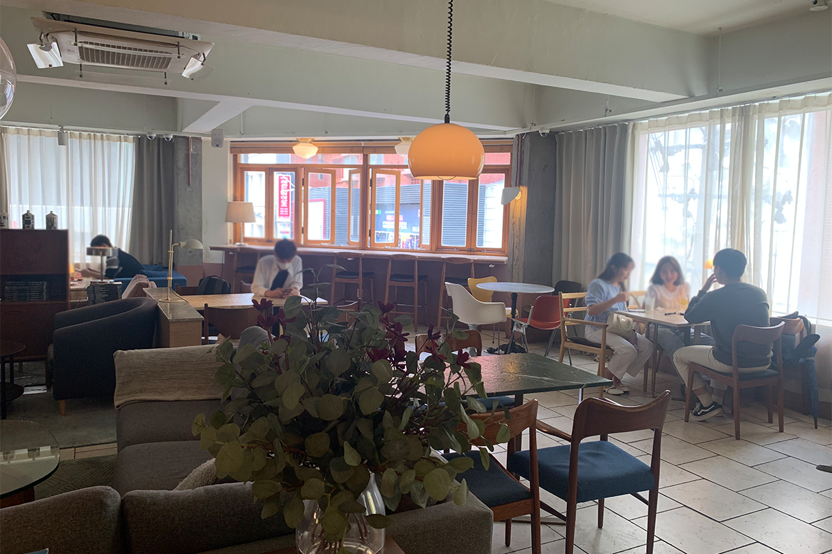 Modern Table interior seating area