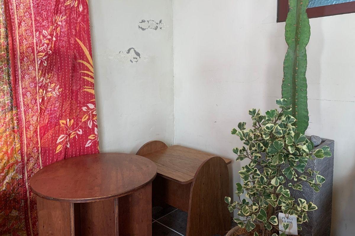 interior, wooden table and chairs, plants, Sonmokseoga cafe, Huinnyeoul Culture Village, Busan, Korea