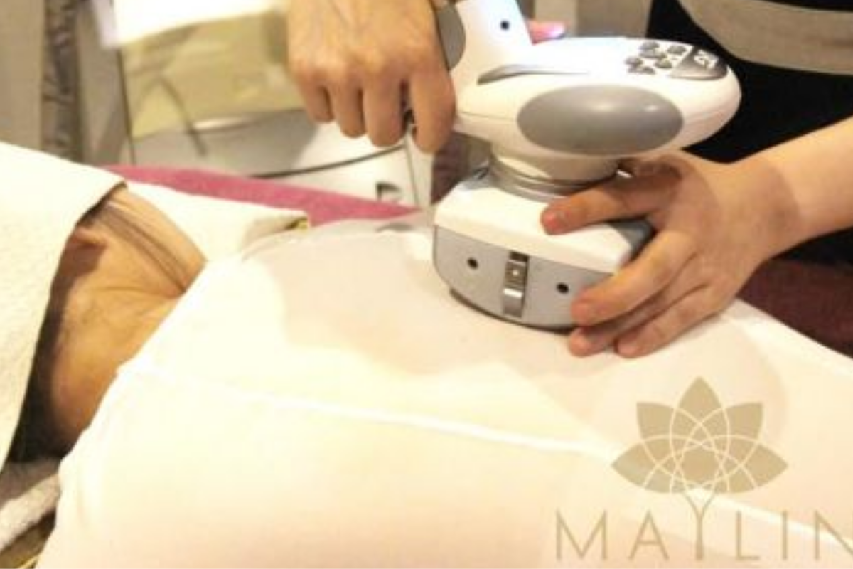 Dịch vụ massage chăm sóc cho mẹ sau sinh tại Hàn Quốc.