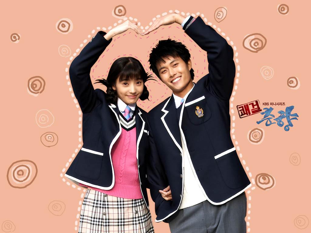 韓國經典愛情故事春香傳插圖，故事中的角色以現代化視覺呈現，是韓國古典故事中的著名場景。