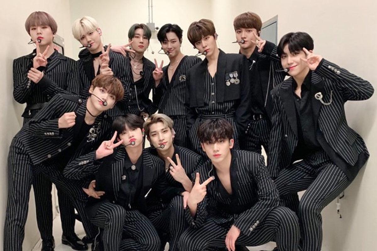 ภาพสมาชิกวง X1 ผลจากรายการ Produce X 101 ที่ได้รับความนิยมแต่ประกาศยุบวงในปี 2020 หลังข้อขัดแย้งเรื่องผลประโยชน์