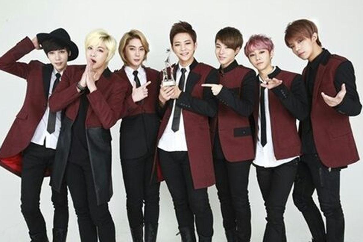 ภาพสมาชิกวง M.Pire จำนวน 7 คน ใต้สังกัด CMG Chorok Stars ที่เดบิวต์ในปี 2013 และหายเงียบไปหลังปี 2014