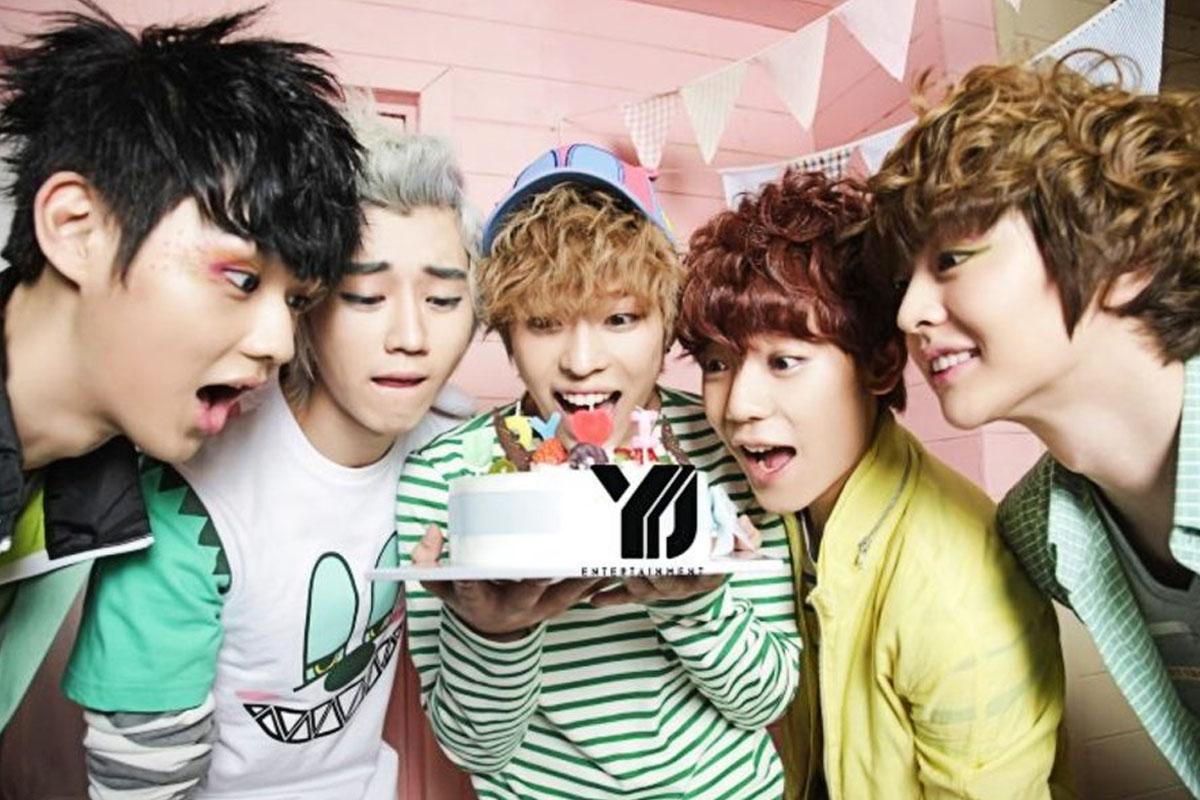 ภาพสมาชิกวง TOUCH บอยกรุ๊ปจากเกาหลีใต้ จำนวน 5 คนที่ยังไม่ได้ประกาศยุบวงอย่างเป็นทางการ แต่มีกระแสเงียบหายตั้งแต่ปี 2014