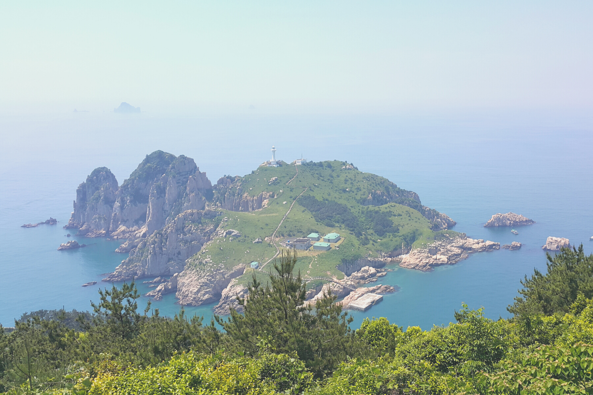 Đảo Geoje là một điểm du lịch hấp dẫn vào mùa hè mà người Hàn Quốc yêu thích