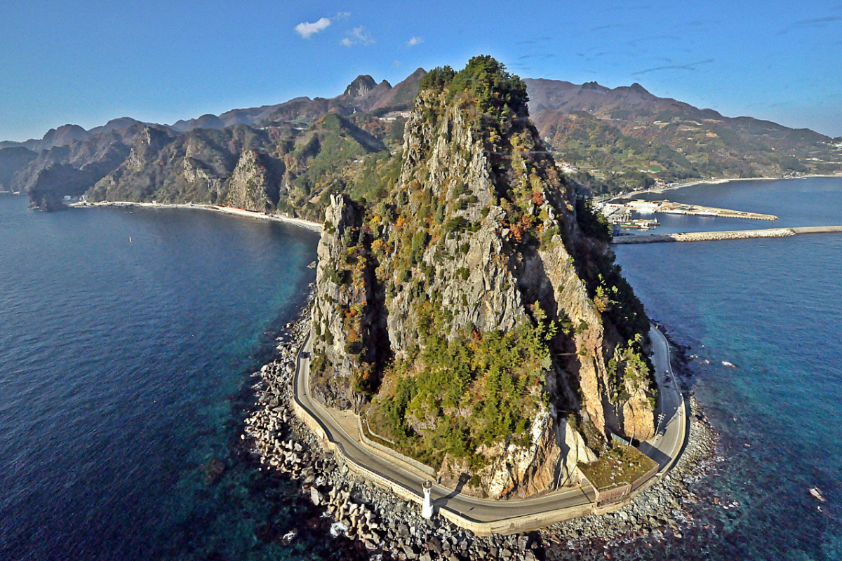 Đảo Ulleungdo là một điểm du lịch hấp dẫn vào mùa hè mà người Hàn Quốc yêu thích