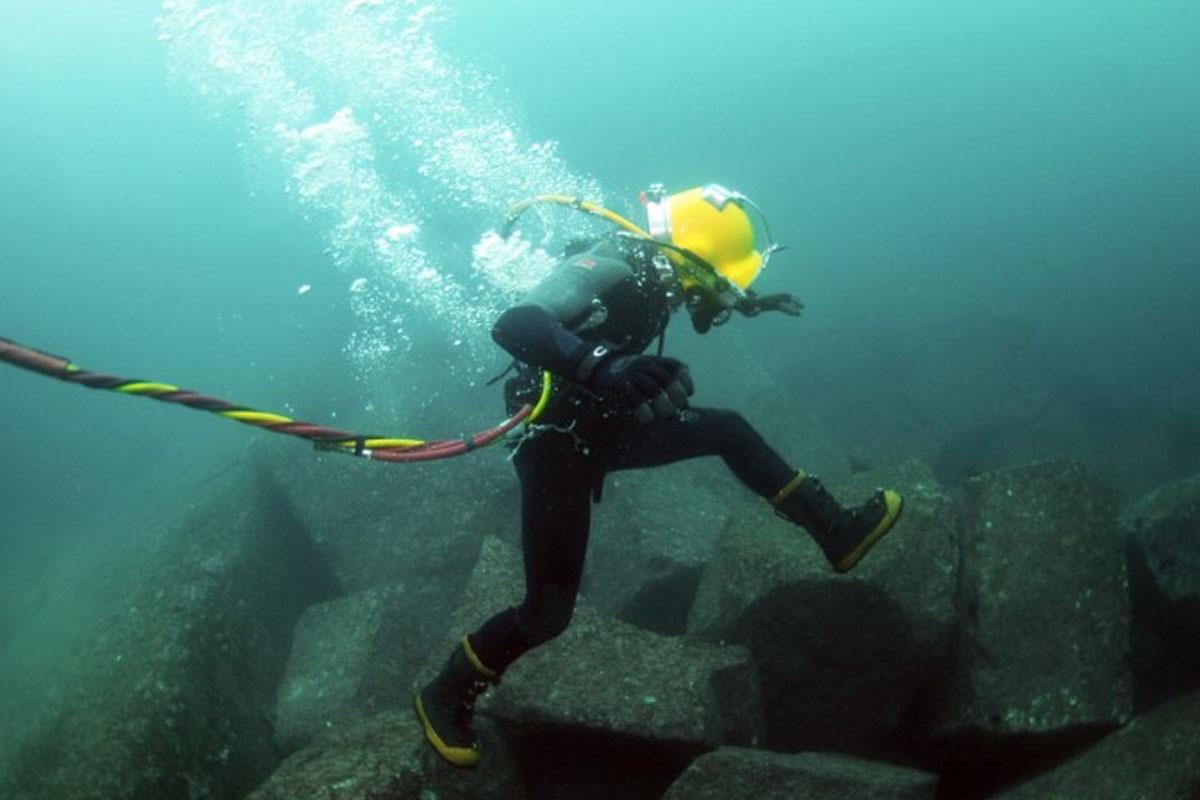 นักดำน้ำ