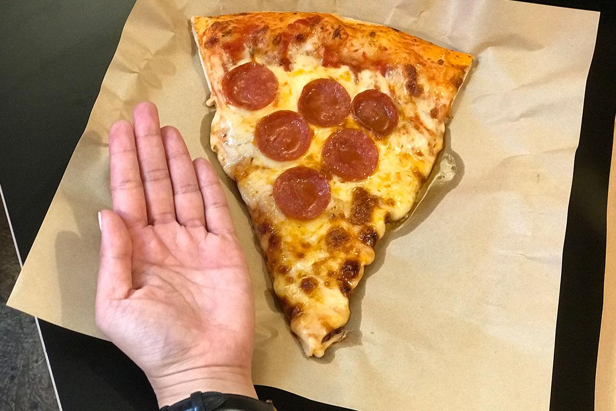  bánh pepperoni pizza của quán Pizza Express ở Seoul, Hàn Quốc mà TXT Soobin đã đến check in.