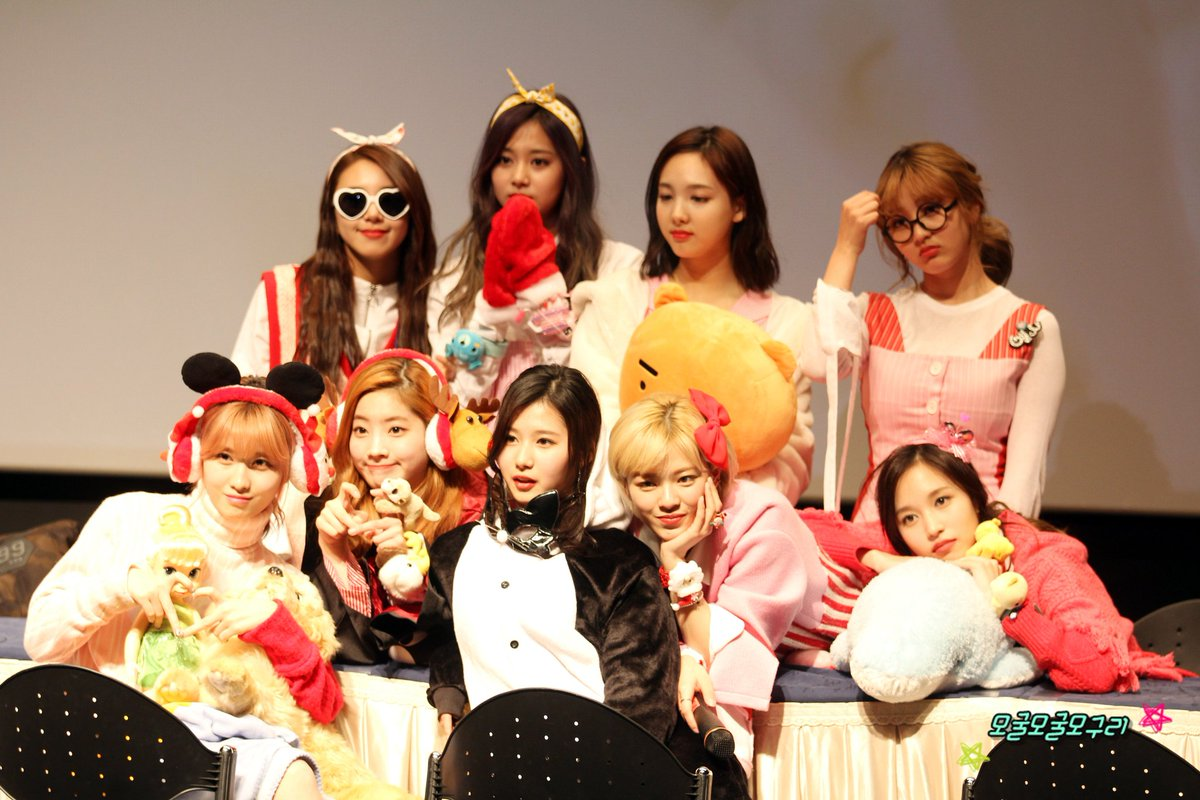 Thần tượng K-pop thế hệ 3 Twice