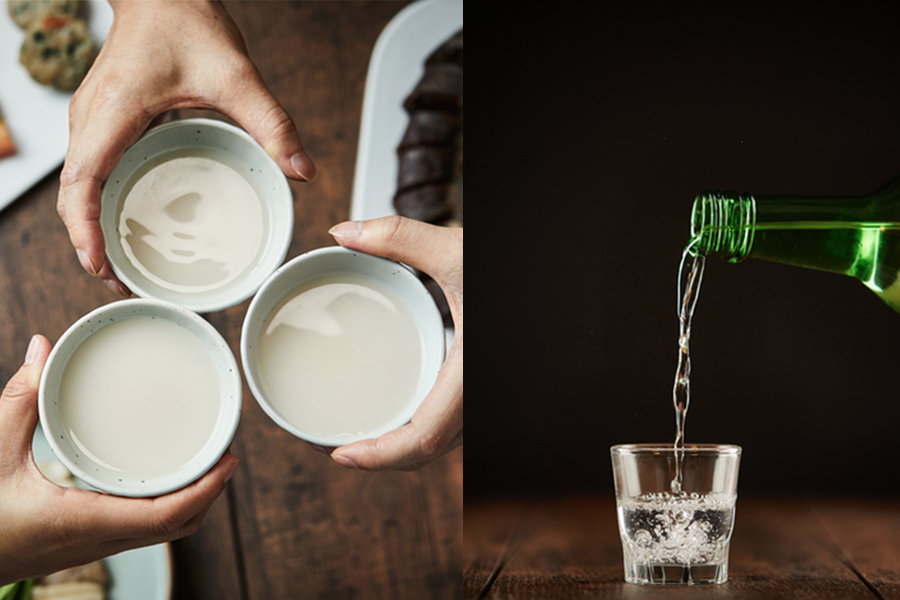 左侧三只手各自拿着一个碗，里面装着米酒，右侧是一只手正倒入烧酒于小杯子中。