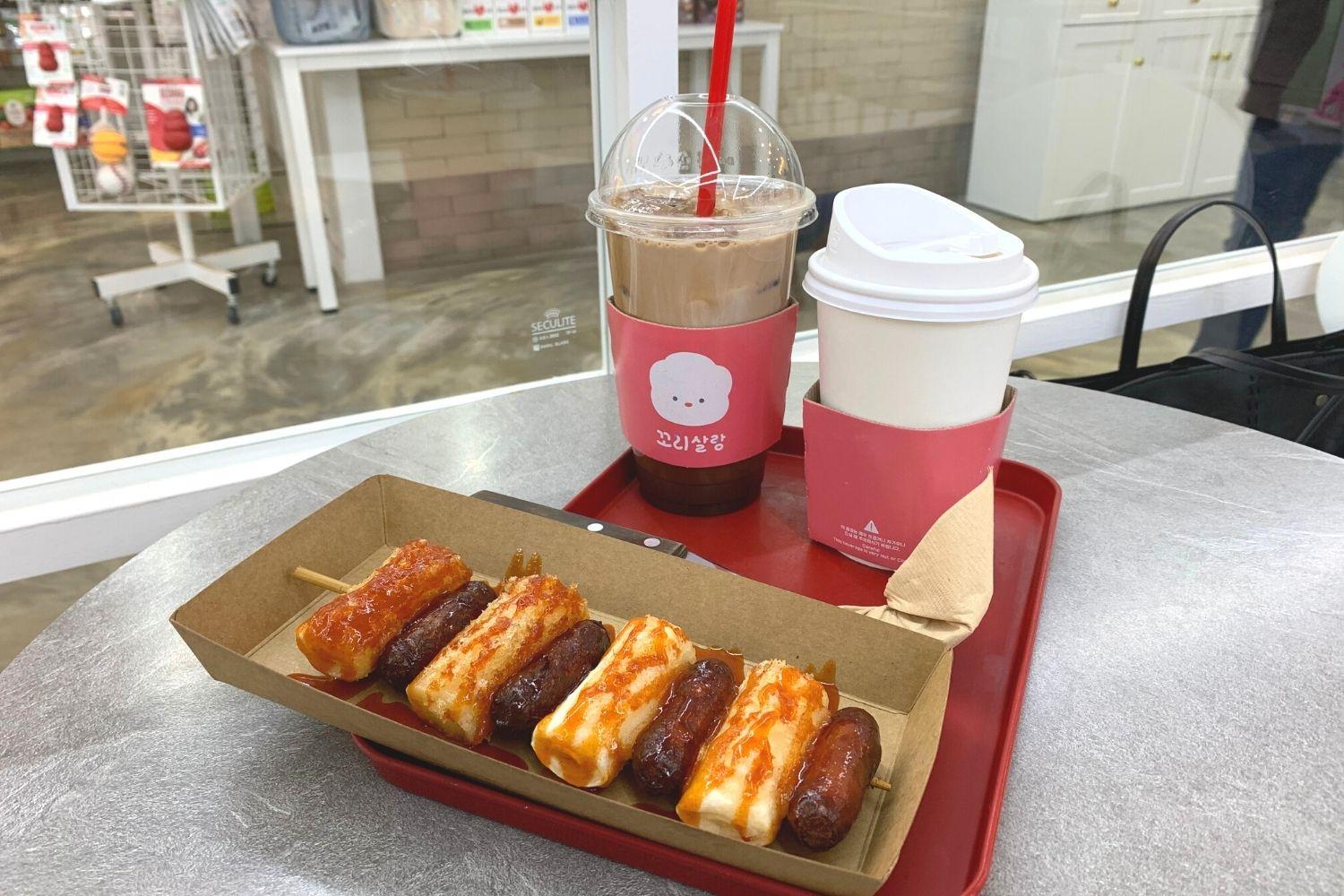 Coffee and sotteok at Cori Salrang in Seoul