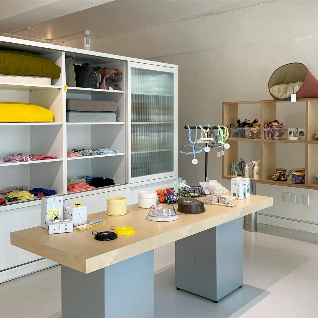 Pet supply retail area of Pawnytail in Seoul