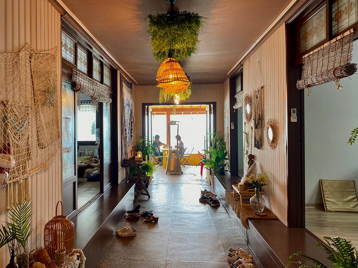 The alley decorated with beachy items on the walls of Haeundae Haemul Kalguksu in Gijang, Busan