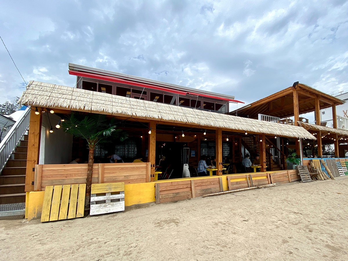 The exterior of Haeundae Haemul Kalguksu in Gijang, Busan seen from the beach