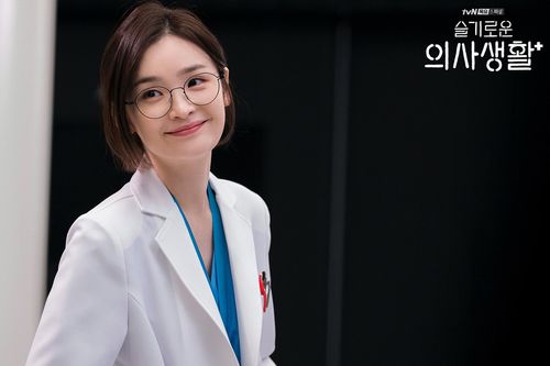 Nhân vật Song hwa trong phim truyền hình Hàn Quốc Hospital Playlist