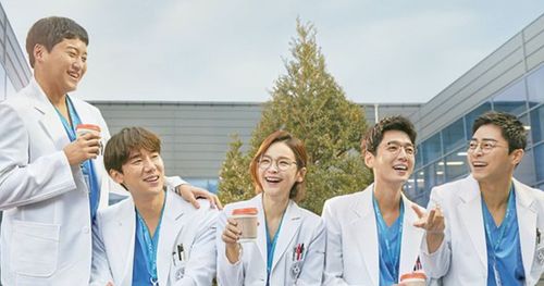 หมอเกาหลีจะมีชีวิตเหมือนใน Hospital Playlist หรือเปล่า?