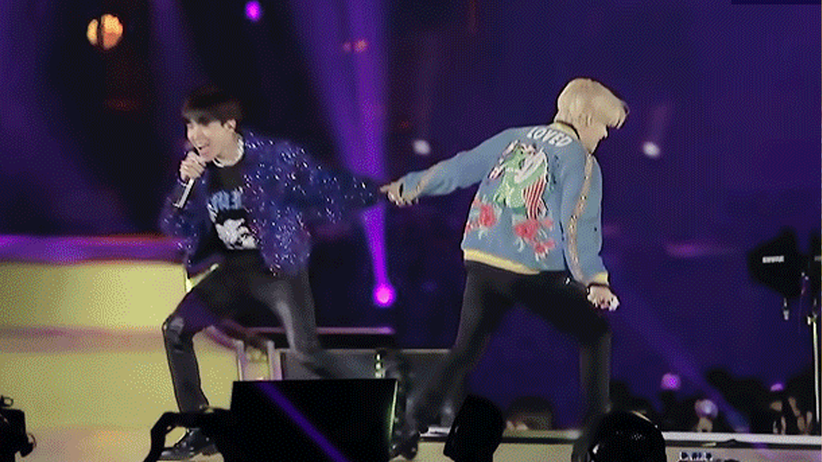 แฟนชานท์โดยเน้นคำในเนื้อเพลง DNA - BTS