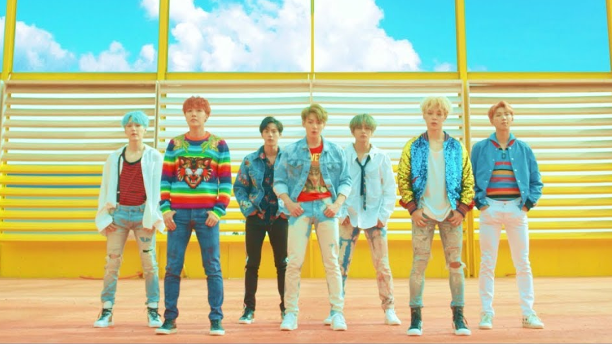 Dna speed. БТС DNA. БТС дна. БТС DNA клип. Надпись DNA BTS.