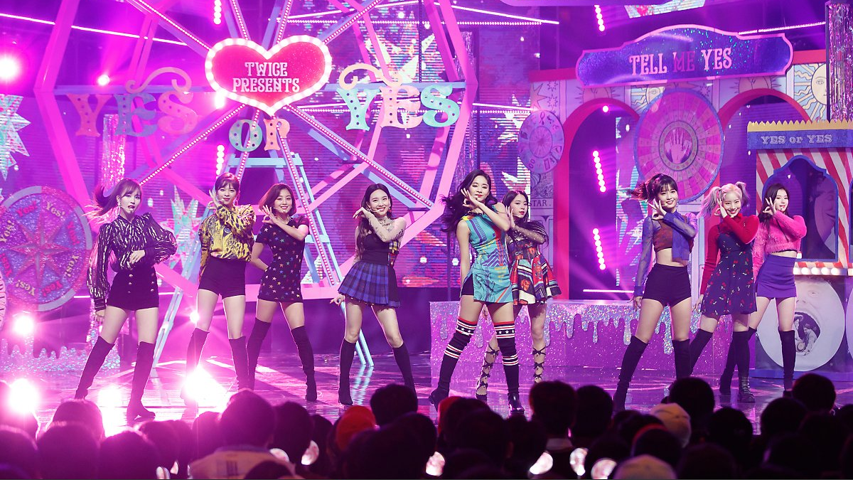 แฟนชานท์โดยเน้นคำในเนื้อเพลง YES or YES - TWICE