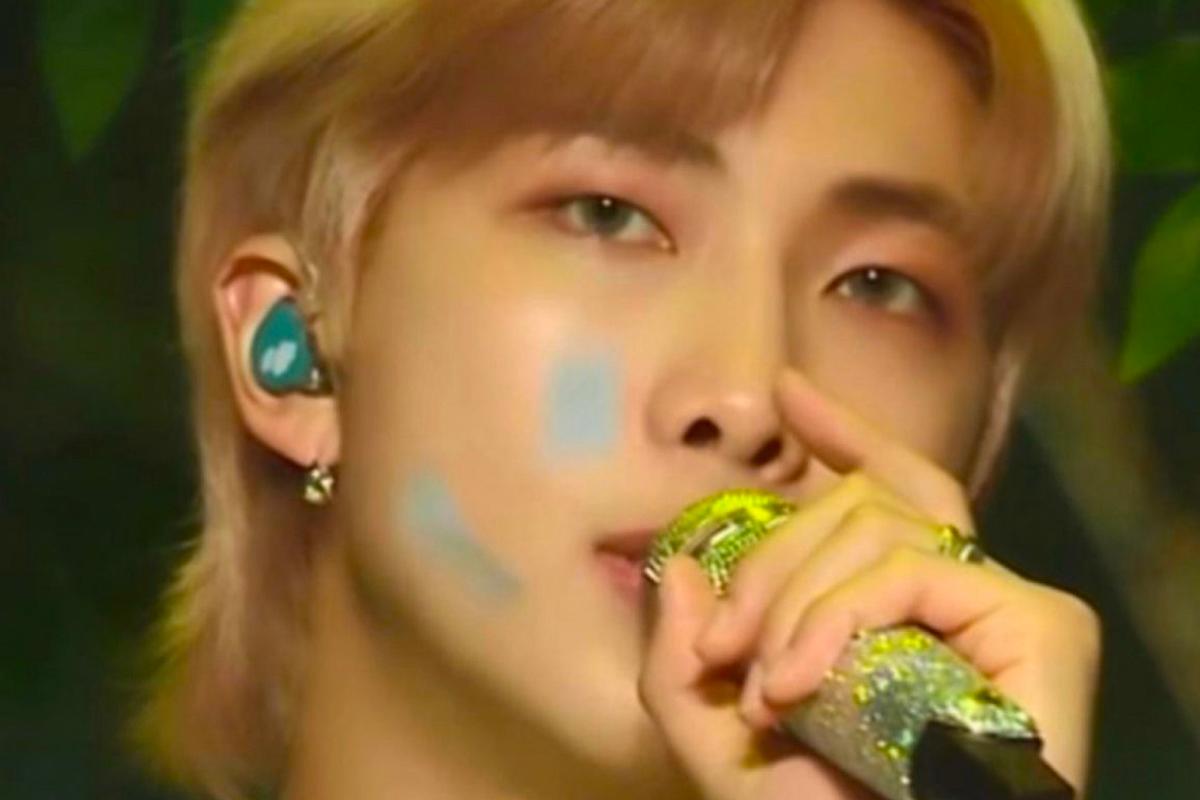 justLoveR推出的Amant Chubby耳環，無鎳電鍍防過敏材質，提供兩種尺寸選擇。