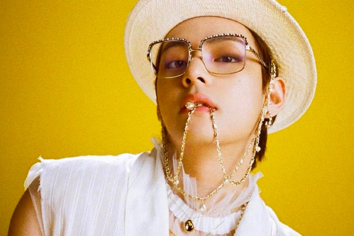 韓國人氣飾物品牌Roaju，金色Volume墜飾頸鏈，簡約高雅設計，非常適合日常佩戴。